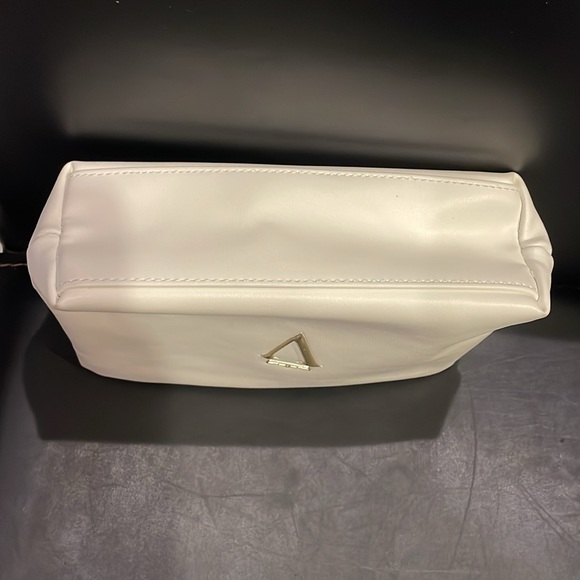 Brand New Valmont White Toiletry Zippered Pouch - Picture 7 of 12